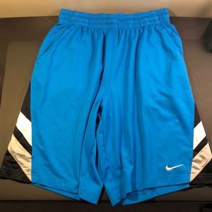 Nike Basketball shorts size large